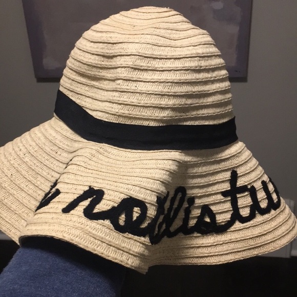 Do Not Disturb Floppy Beach/Pool/Vacation Sun Hat - Picture 4 of 4